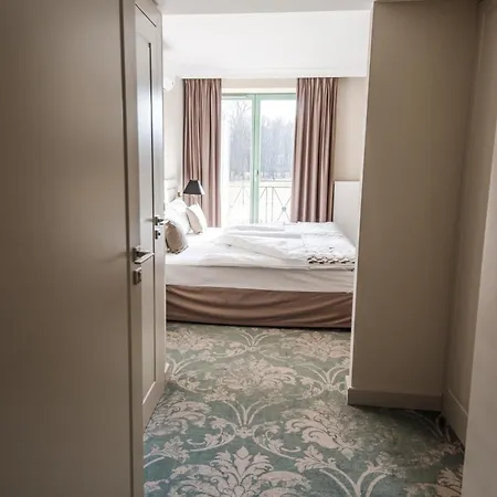 Hotel Parkowa Sypialnia *