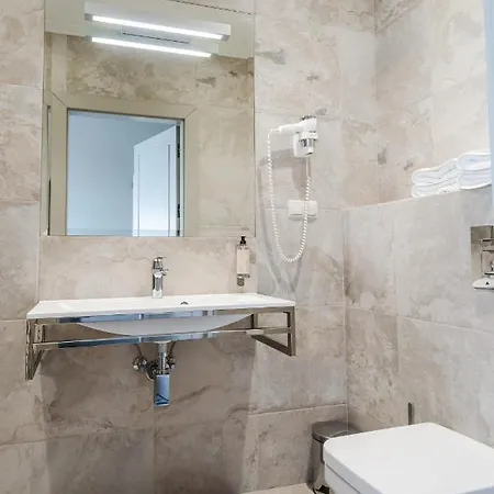 بيت ضيافة Parkowa Sypialnia Rozalin (Pruszkow)