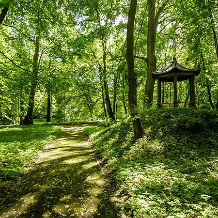 بيت ضيافة Parkowa Sypialnia Rozalin (Pruszkow)